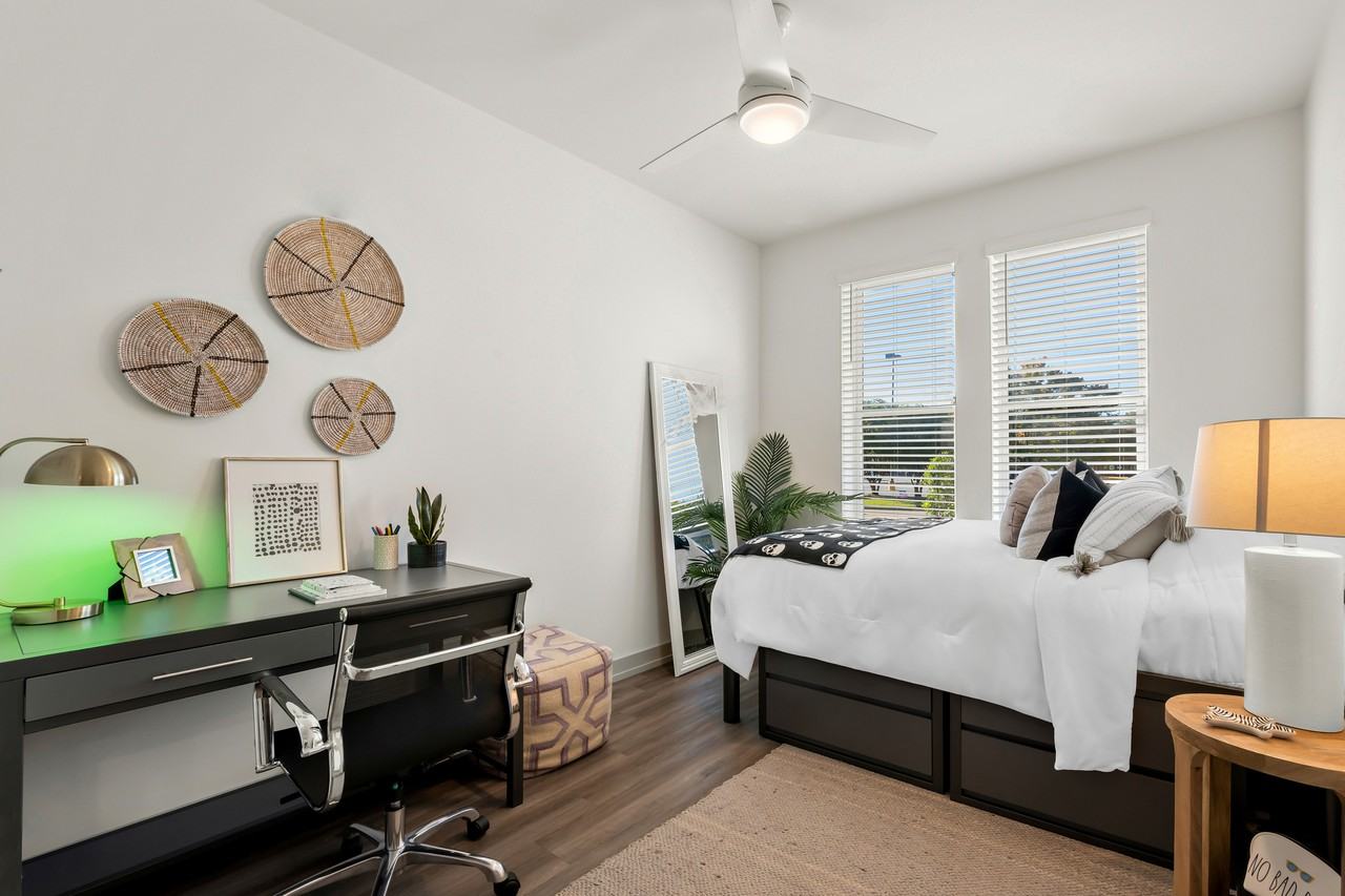 The Jolly Roger Student Apartments - Photo 3 of 43