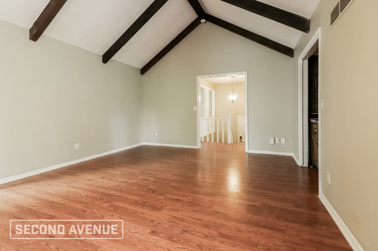 111 N Park Dr - Photo 4 of 26