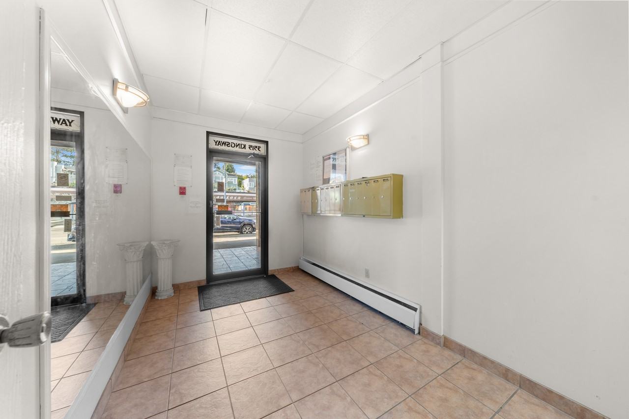 3515 Kingsway - Photo 6 of 6