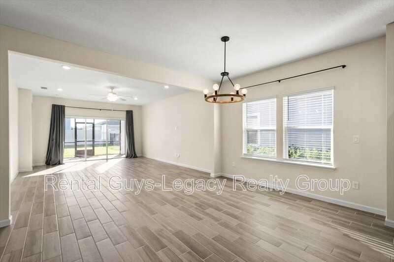 400 Bloomfield Way - Photo 5 of 32