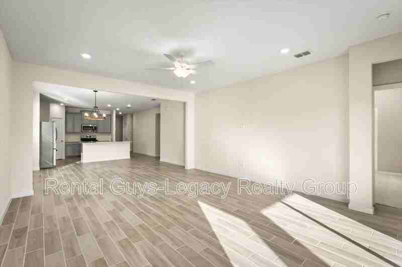 400 Bloomfield Way - Photo 7 of 32