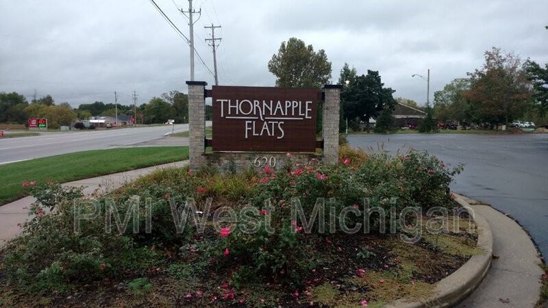 620 S Broadway St #6 - Photo 2 of 11