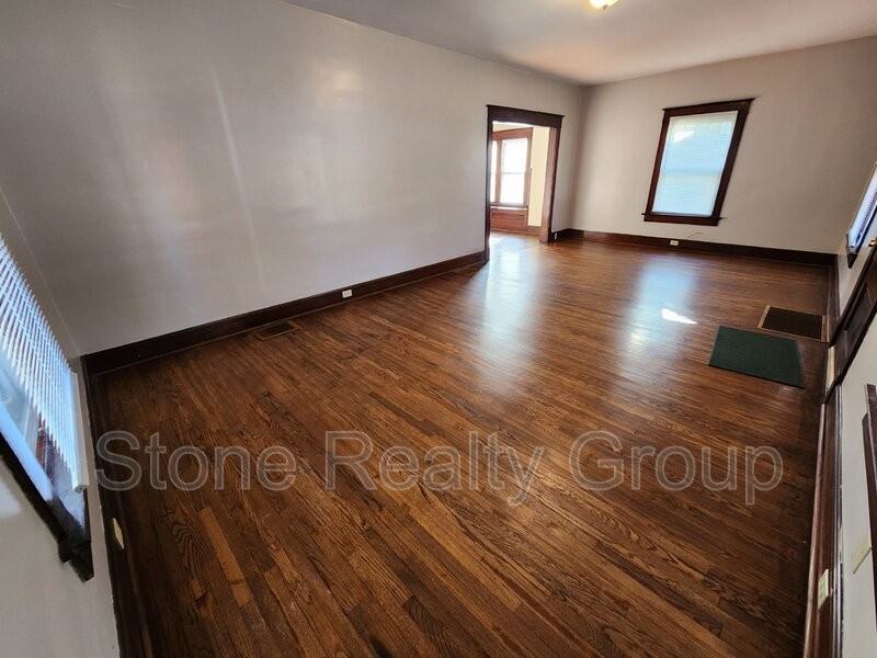 2415 N 11th St - Photo 2 of 8