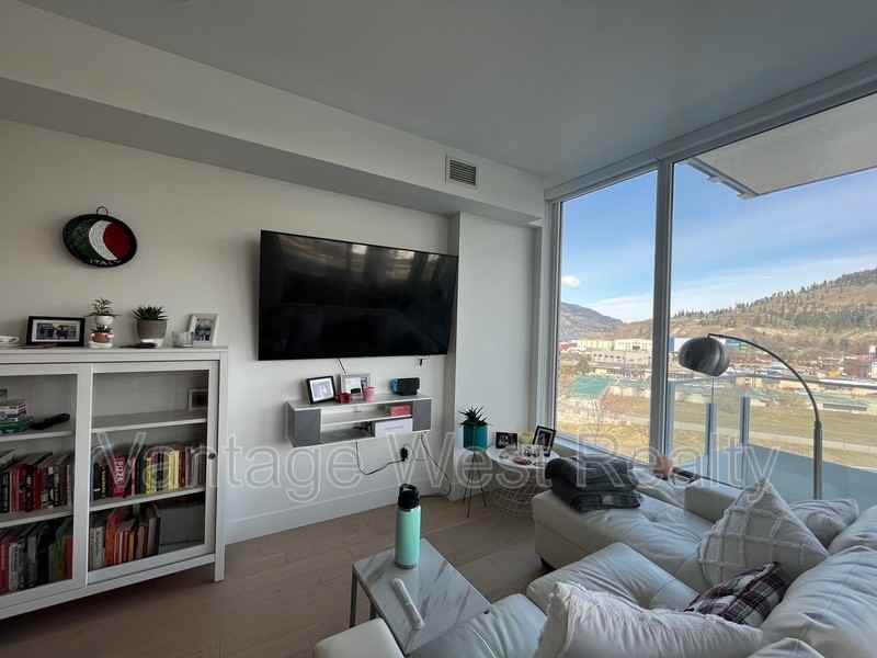 601 Sunset Drive - Photo 4 of 12