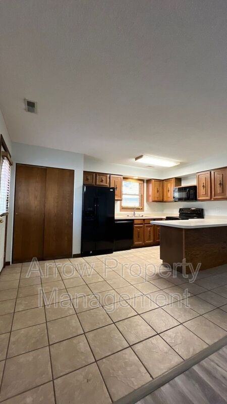 1117 Sw - Photo 5 of 17