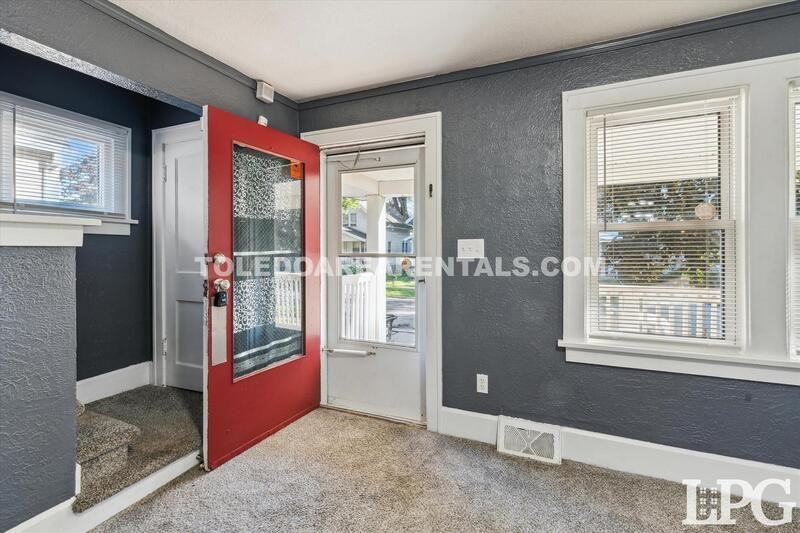 2040 Berkshire Pl - Photo 2 of 28