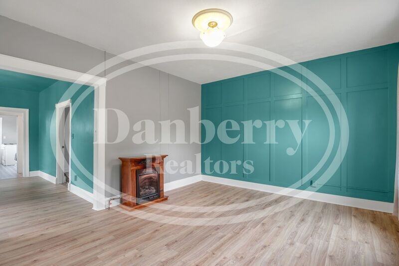 630 Mulberry St - Photo 2 of 8