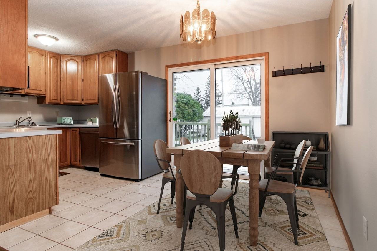 4722 Glenwood St - Photo 4 of 12