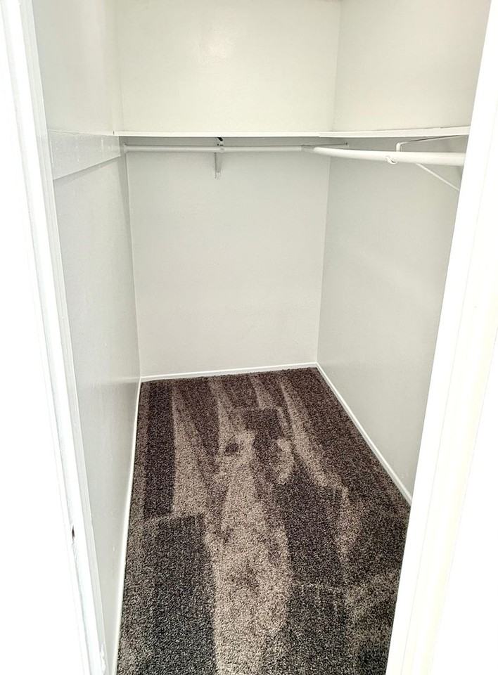 Redondo Apartments - Photo 7 of 10