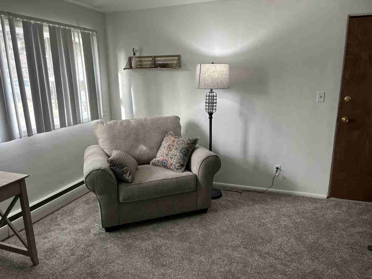 2907 8 ST N - Photo 2 of 33