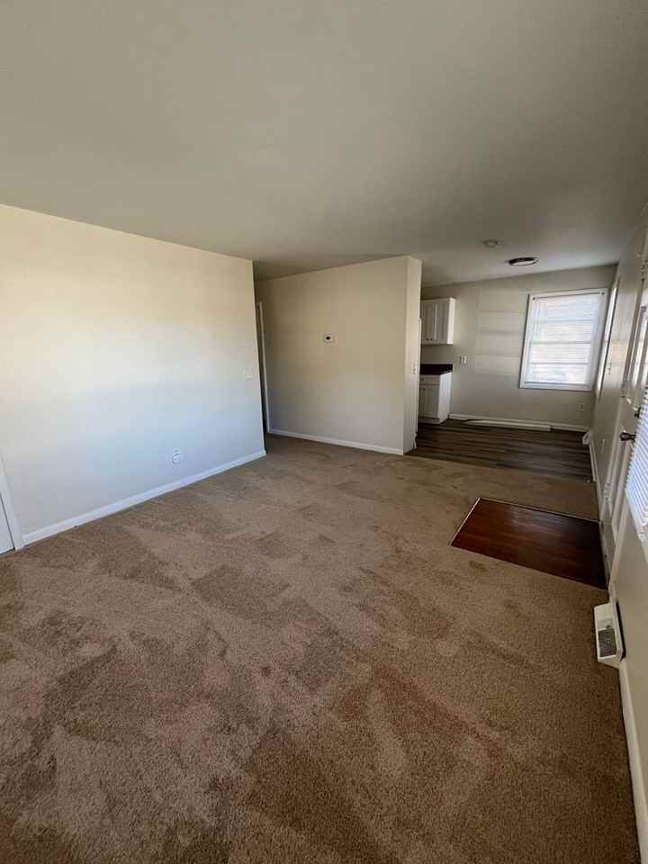 1616 Brockett Ave - Photo 3 of 13