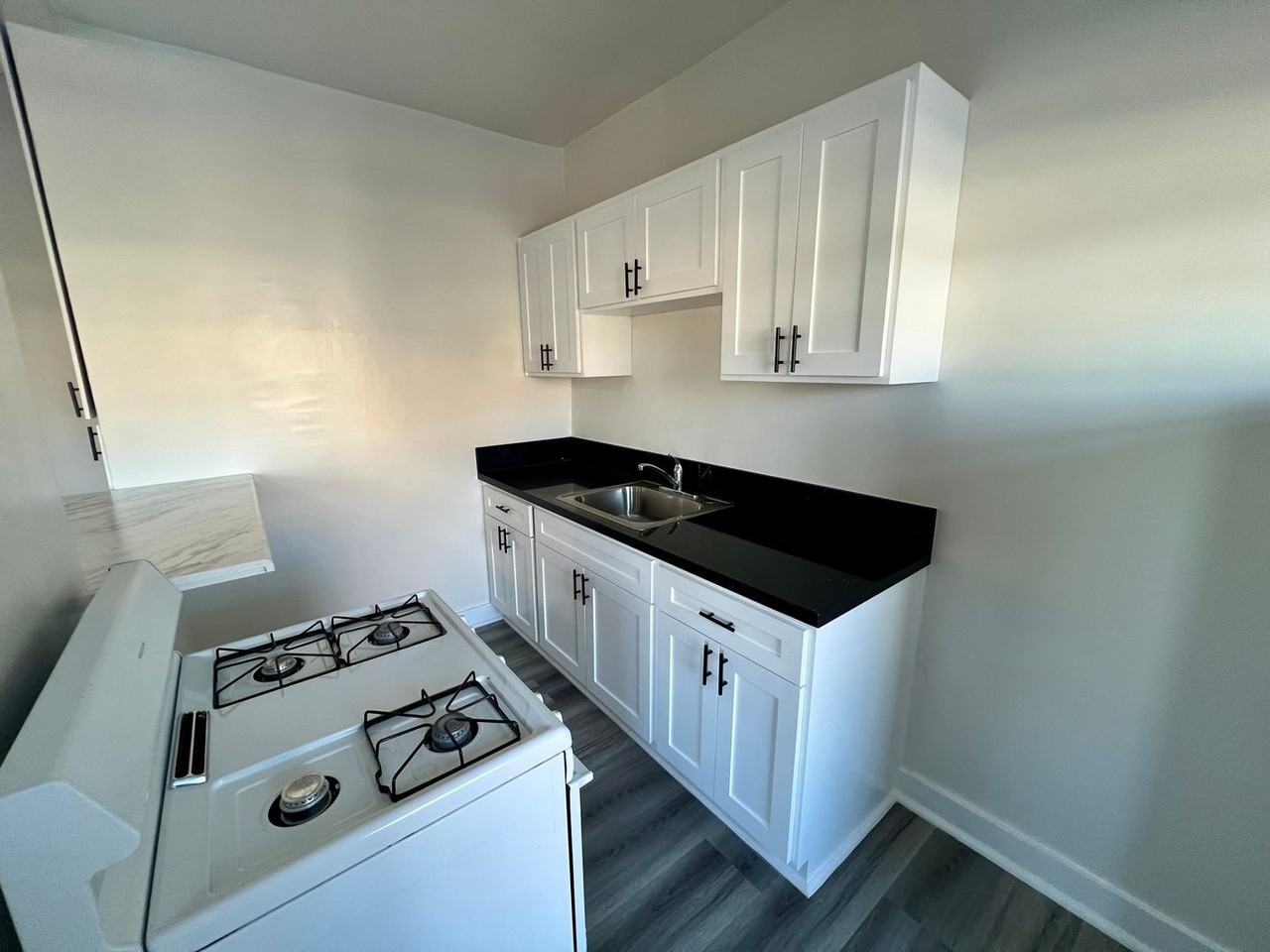 1626 N. Harvard Blvd. - Photo 4 of 25