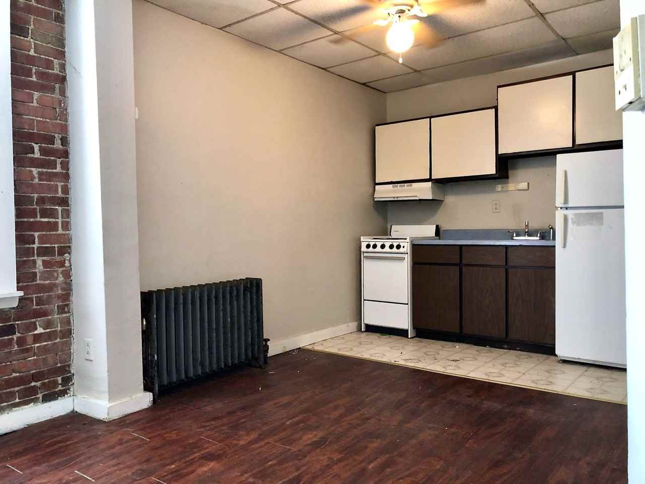 *** Perfect Apartments in South Oakland * Walk to Pitt * Pet Friendly * In the heart of Oakland * Tour Today *** - Photo 3 of 21
