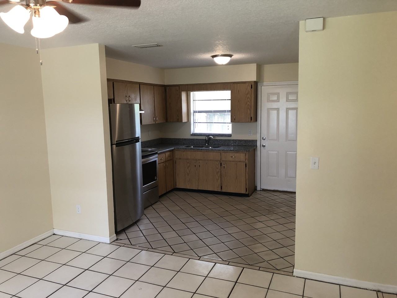 313 Beech Ave - Photo 2 of 9