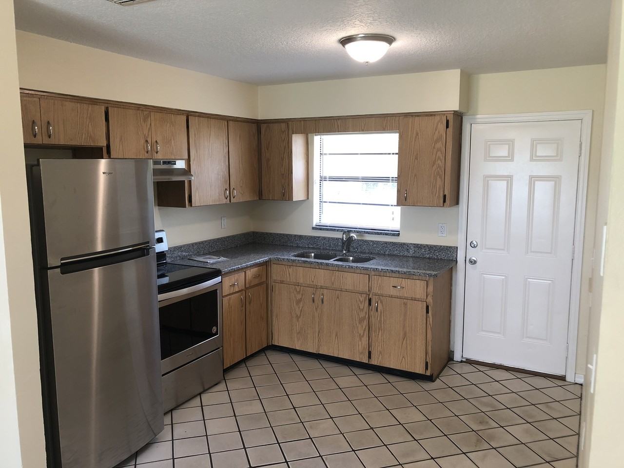 313 Beech Ave - Photo 3 of 9