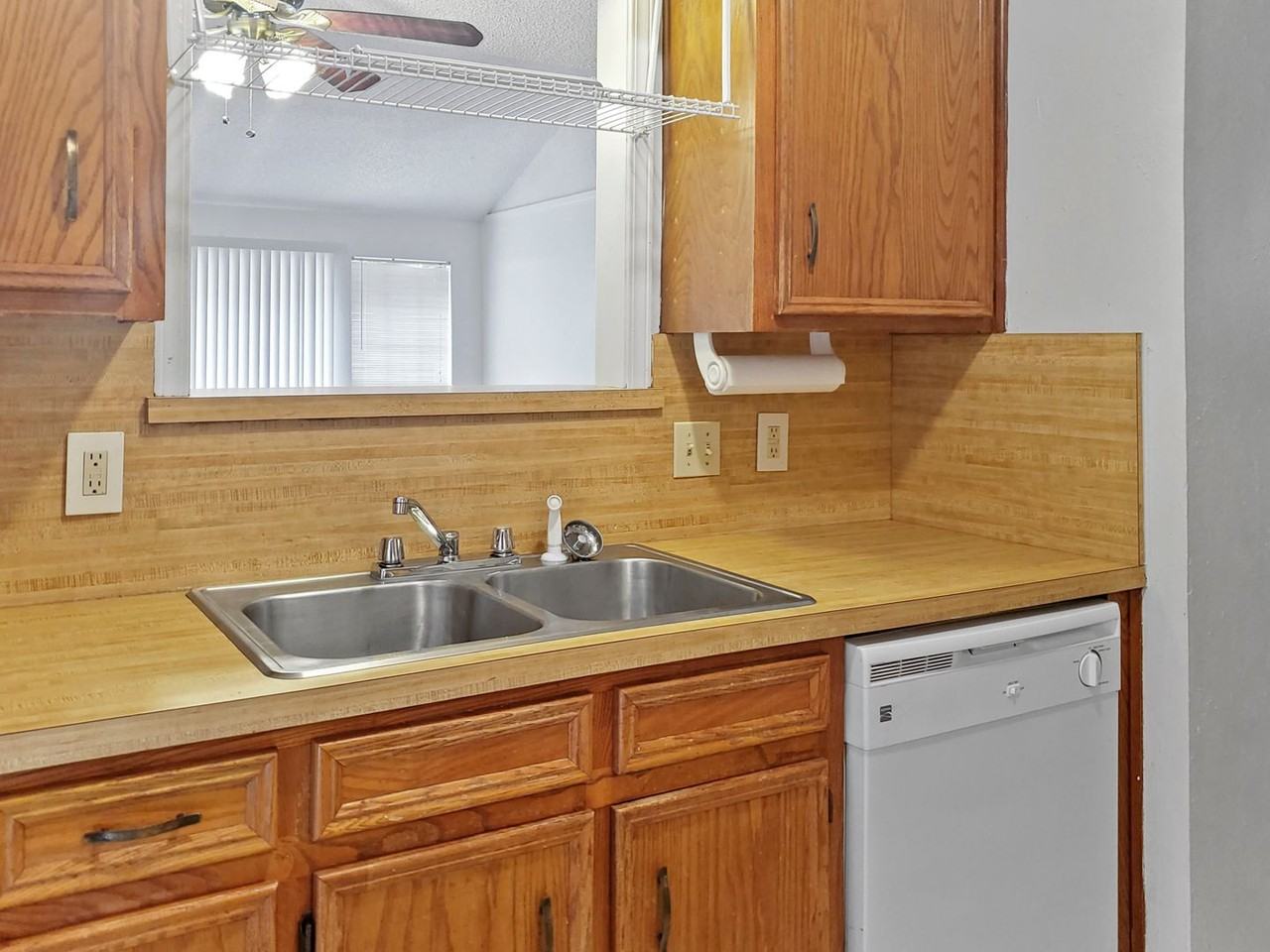 628 Overlook Ct - Photo 4 of 12