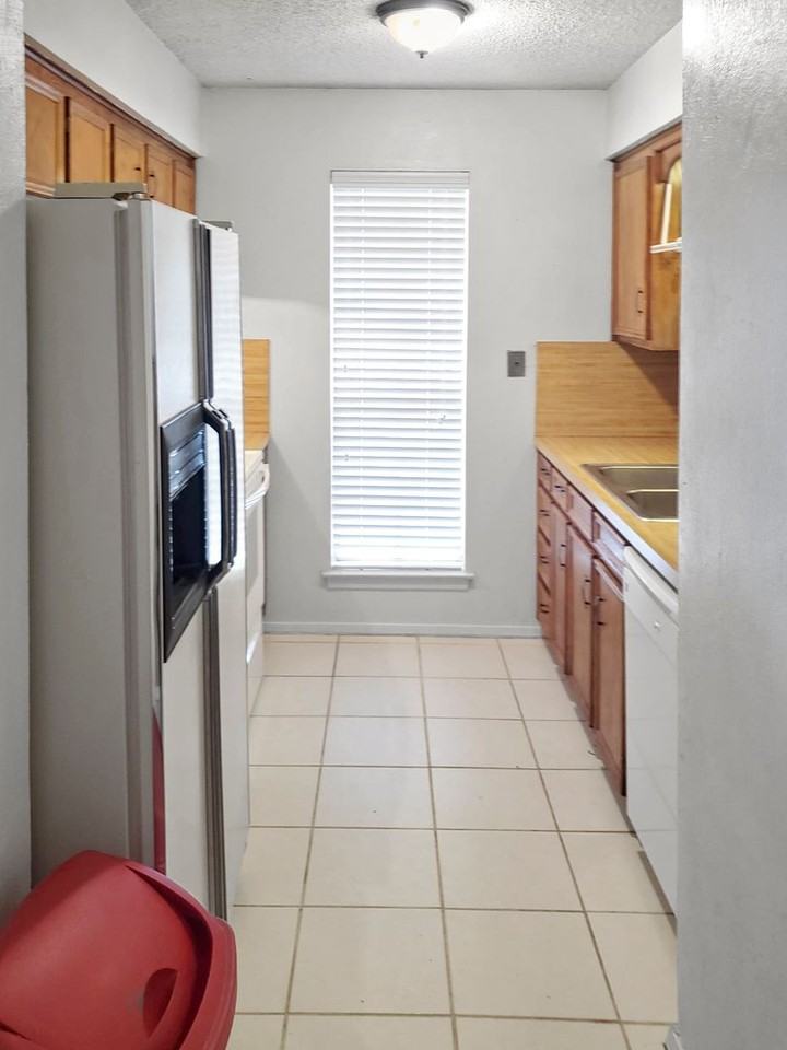 628 Overlook Ct - Photo 5 of 12