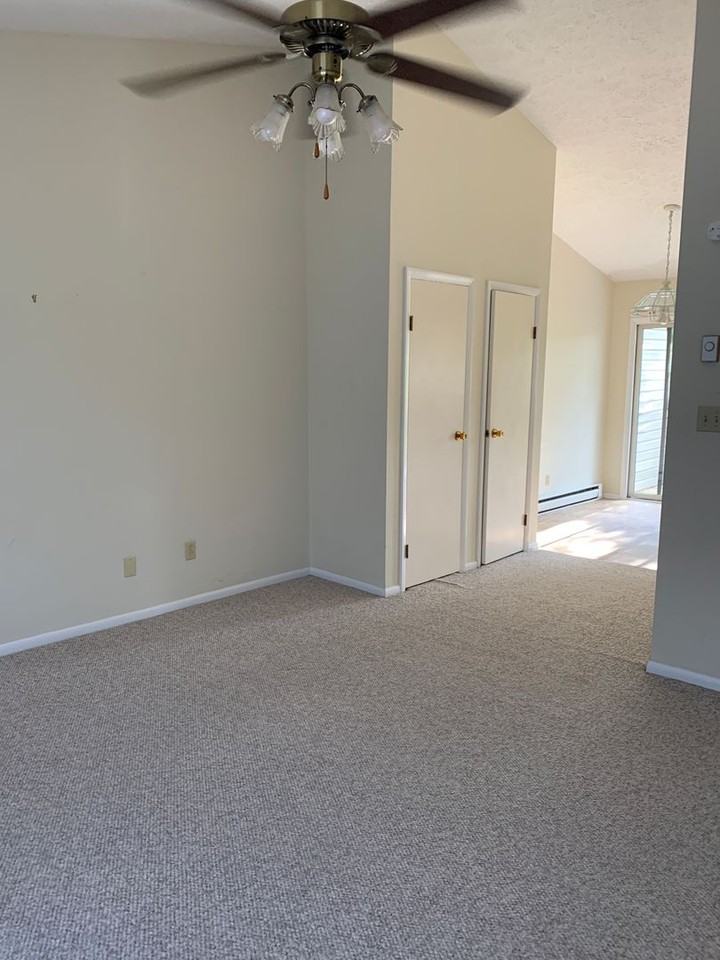 260 Adams Ln - Photo 5 of 38