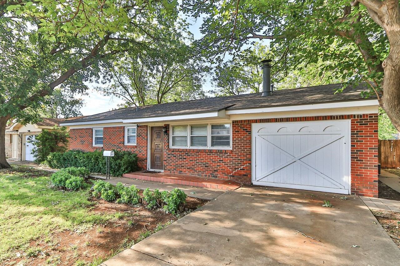 3007 58th St - Photo 2 of 20