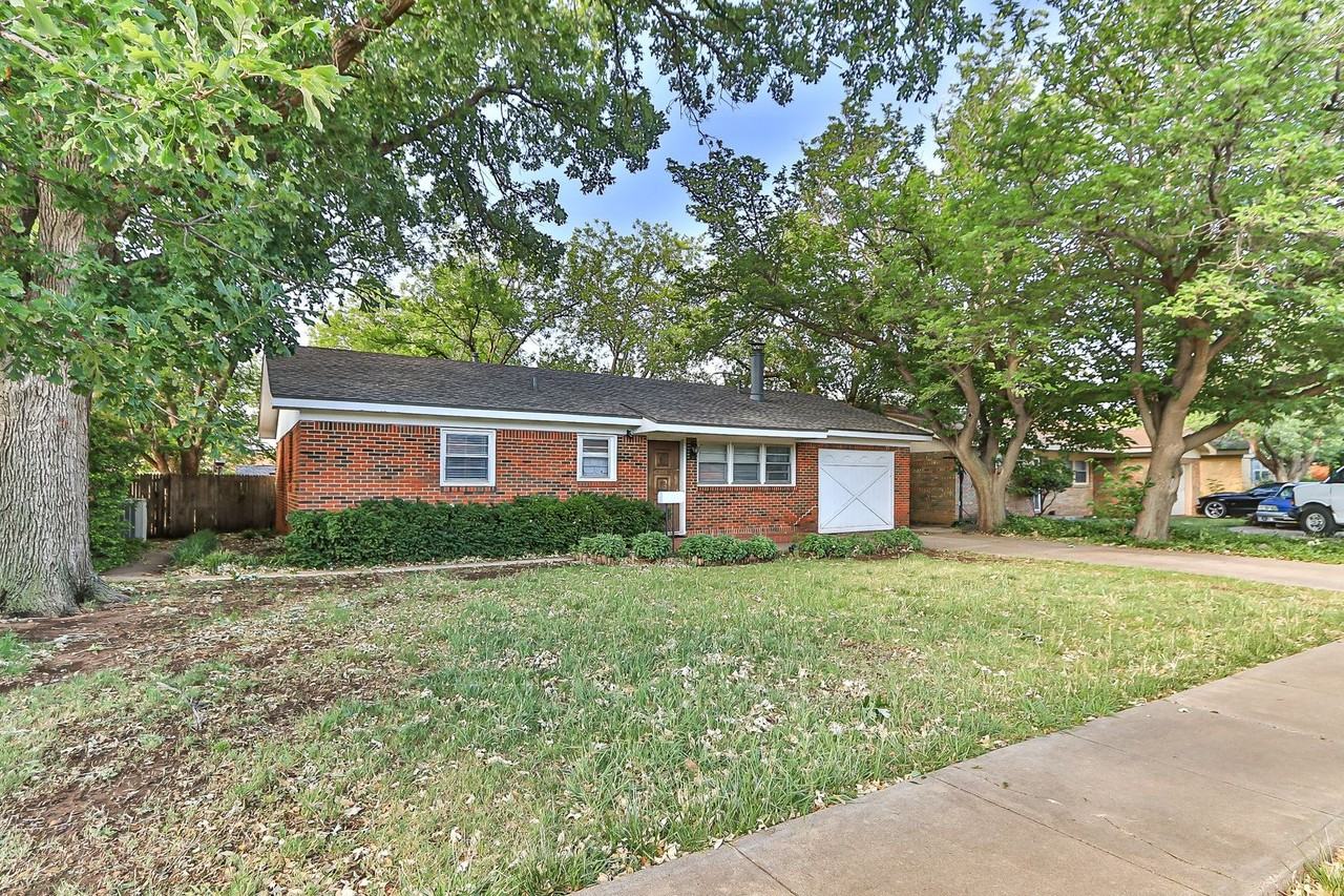 3007 58th St - Photo 3 of 20