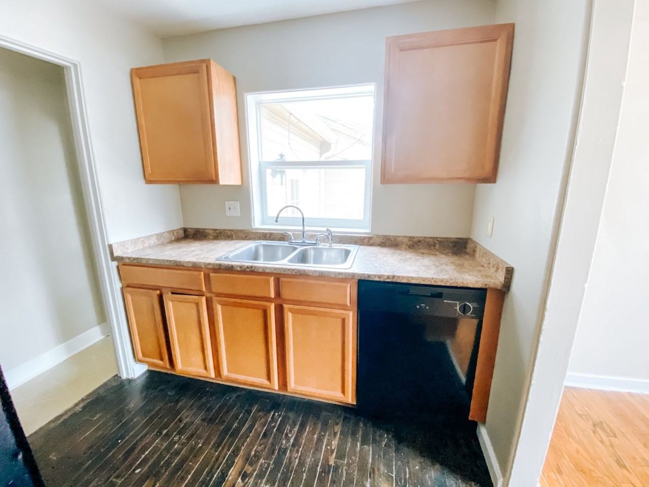 317 South 18th Street - Photo 6 of 12