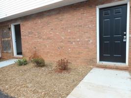 featured image of 1324 Thomasboro Dr #4