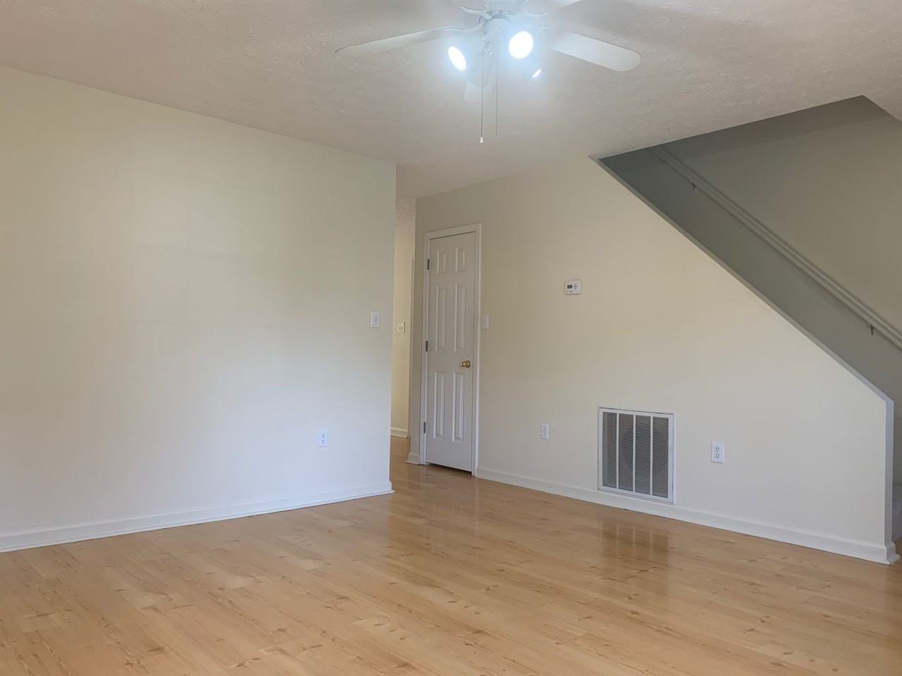 1027 Elkins Dr - Photo 3 of 15