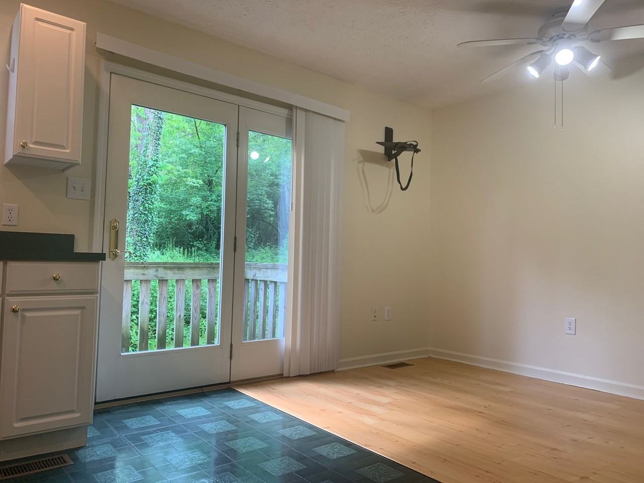 1027 Elkins Dr - Photo 5 of 15