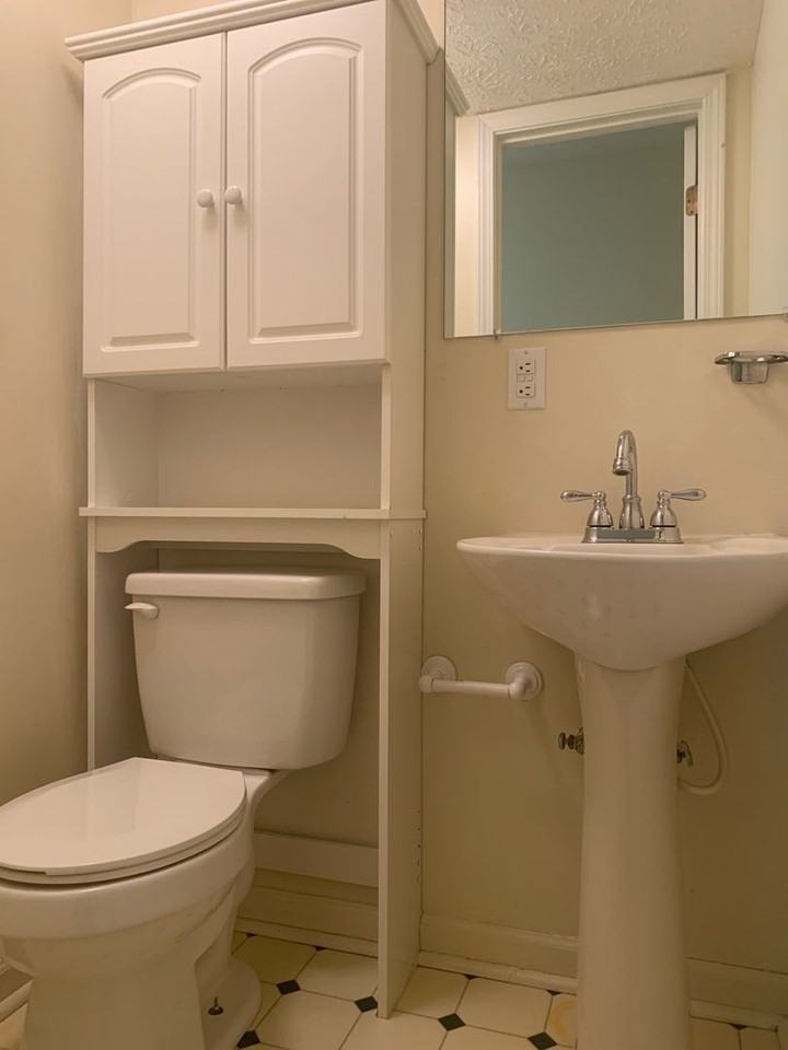 1027 Elkins Dr - Photo 7 of 15