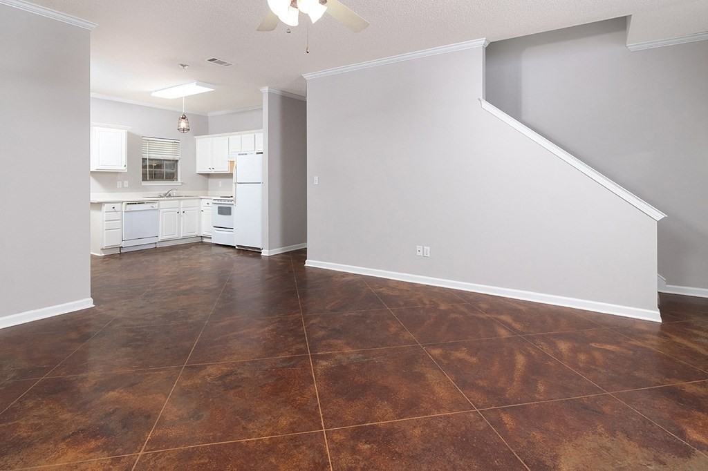 129 Ashley Way - Photo 4 of 10