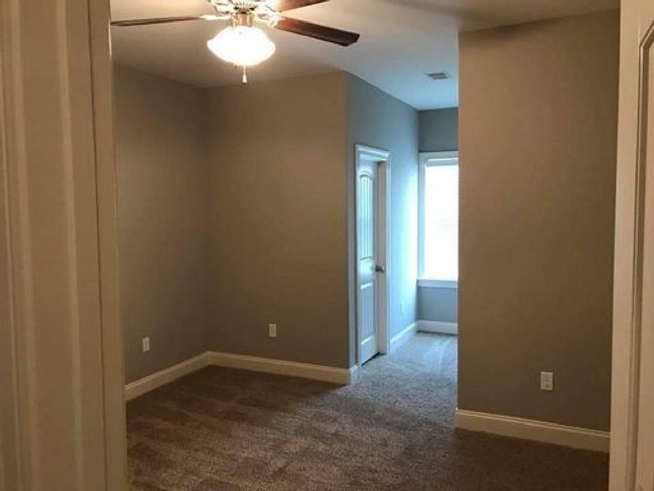 500 Fifer Cir #61 - Photo 5 of 8