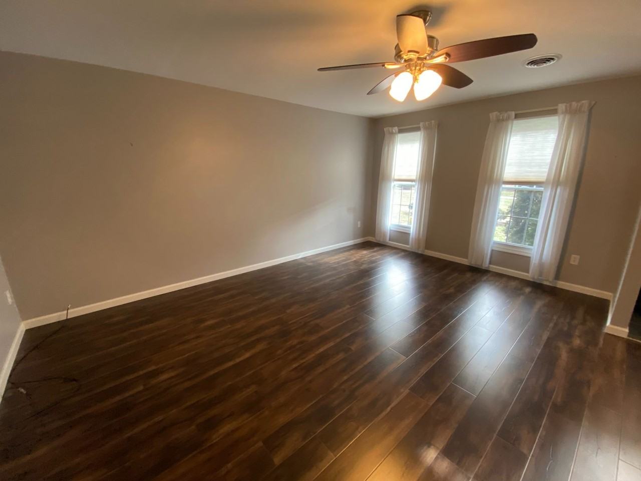 447 Delancey Ct - Photo 2 of 13