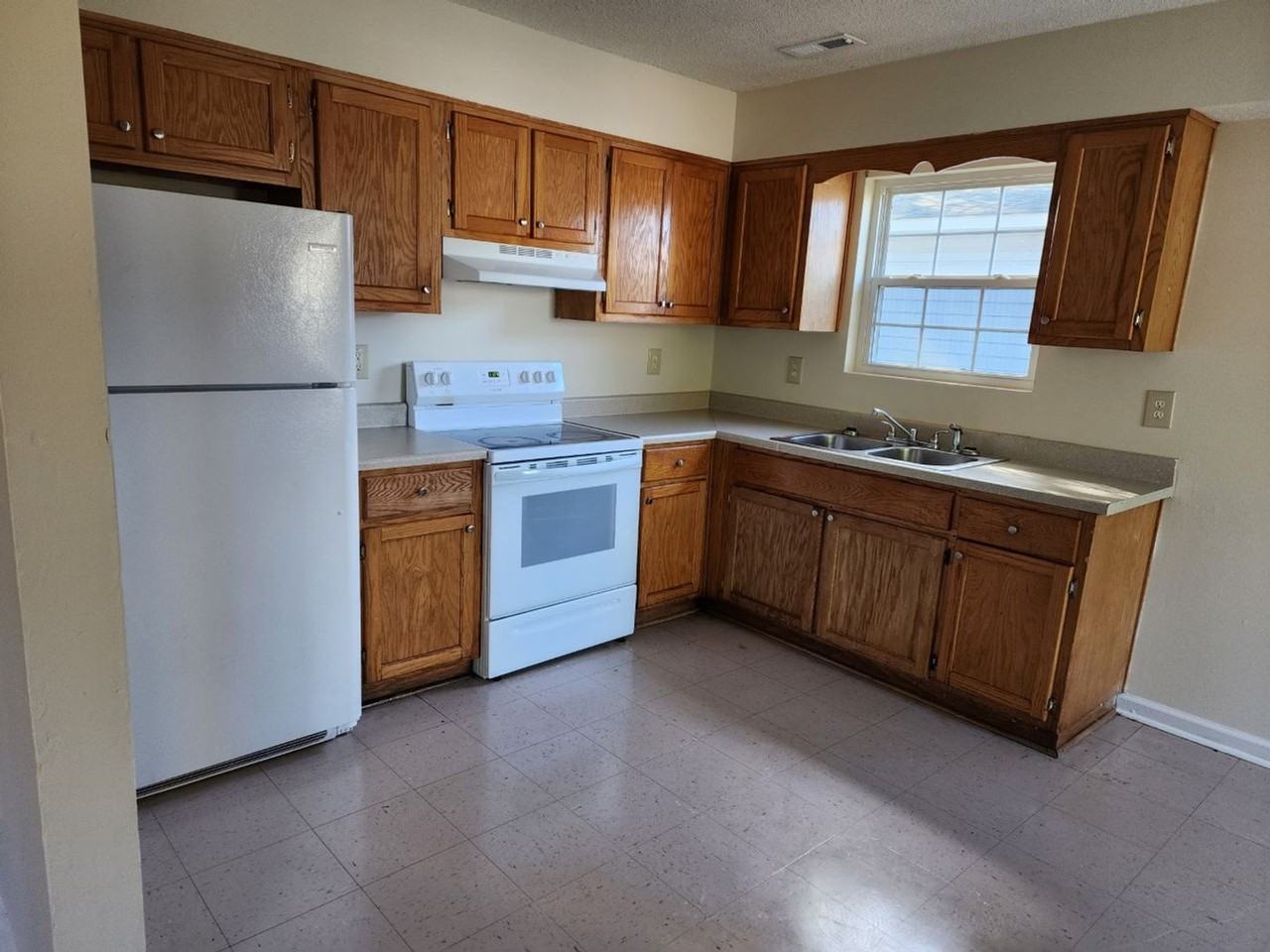 817 Shannon St - Photo 2 of 17