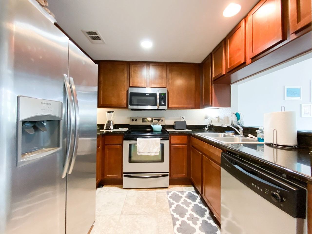 1460 Nw 3rd Pl - Photo 5 of 16