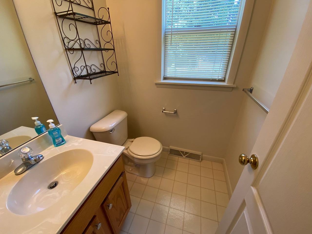 231 Craigdan Dr - Photo 3 of 7