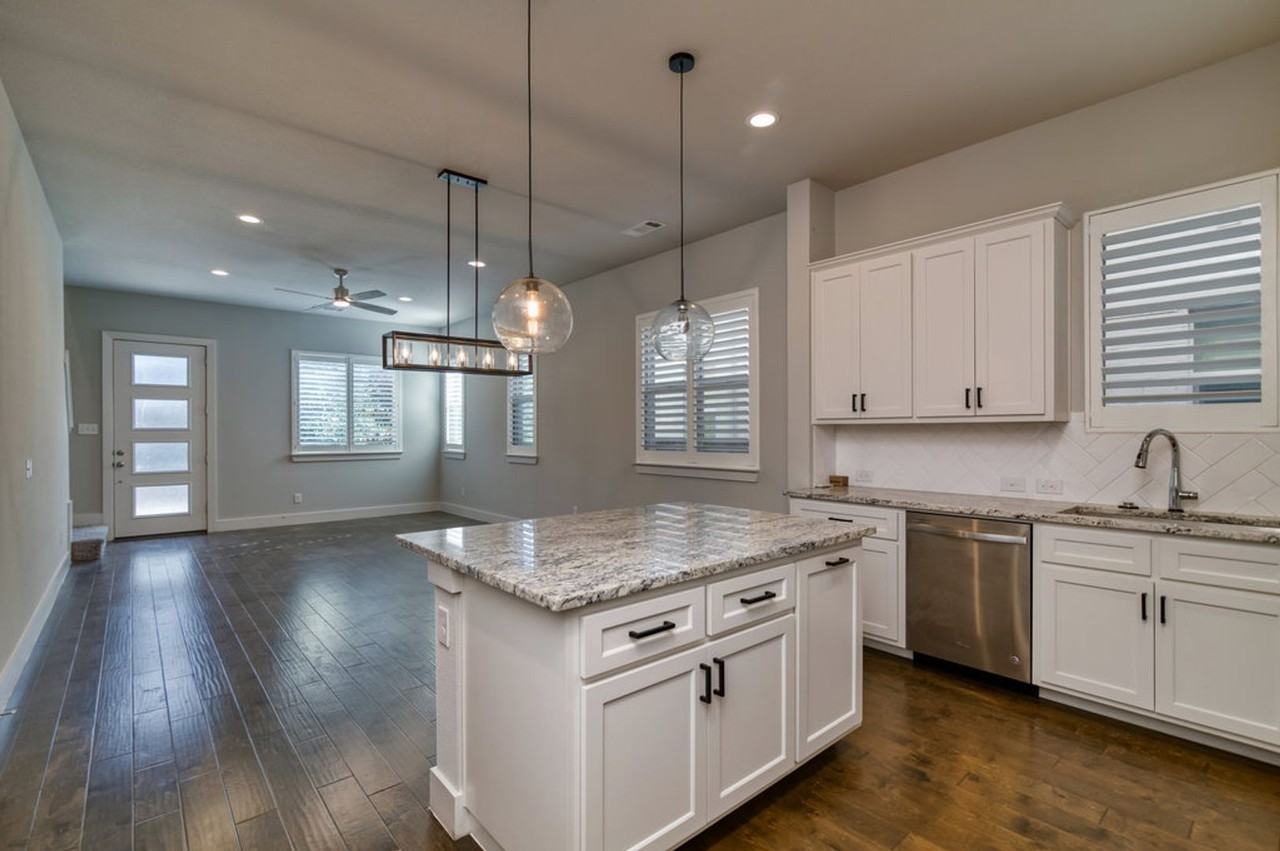 218 Wimberly St - Photo 3 of 23