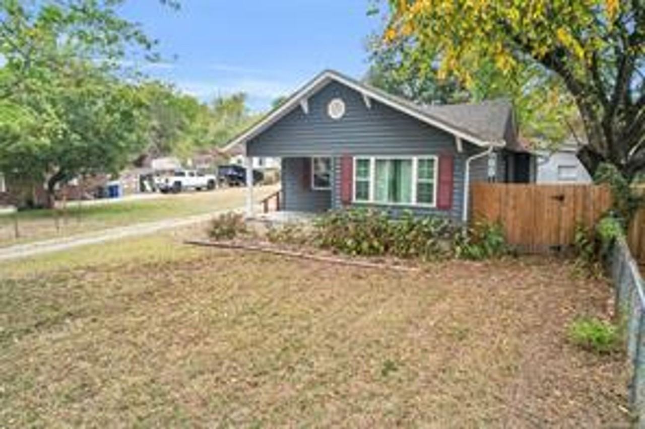 136 N Louisville Ave - Photo 2 of 28