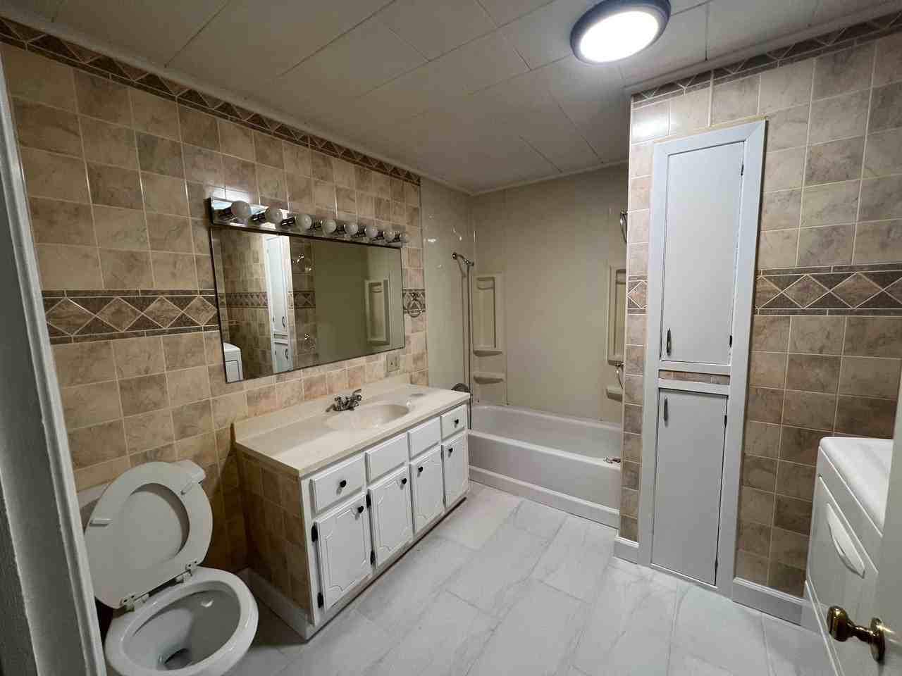 201 Indy Ln - Photo 4 of 9