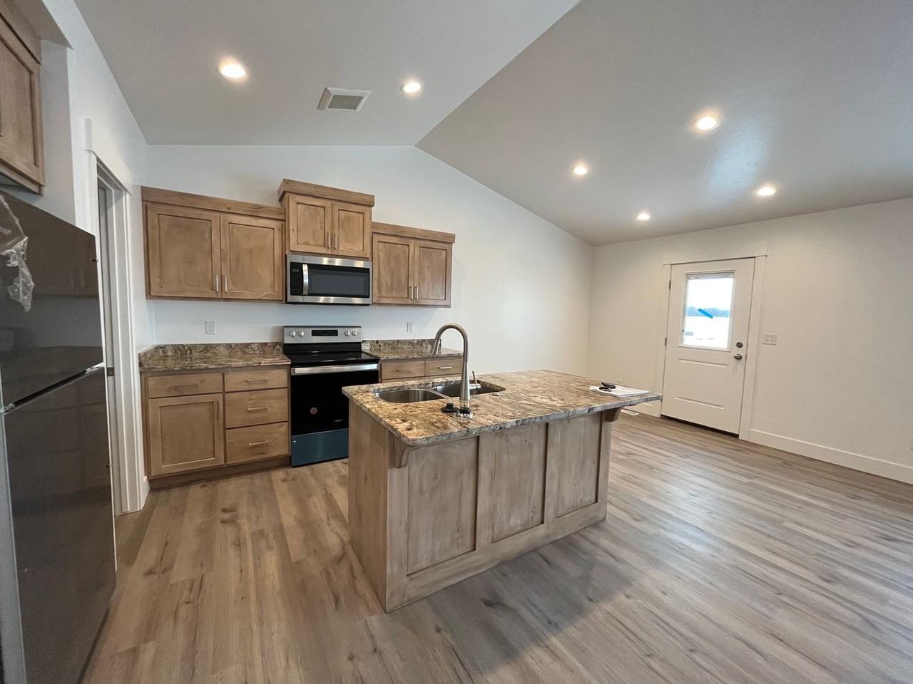 6082 N Red Shirt Rd - Photo 2 of 11