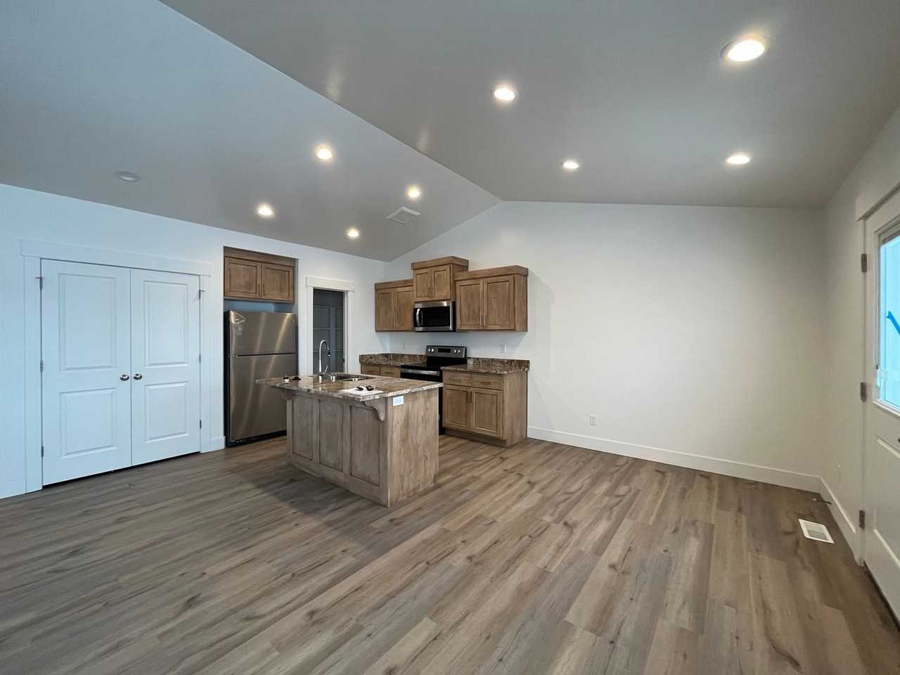 6082 N Red Shirt Rd - Photo 3 of 11