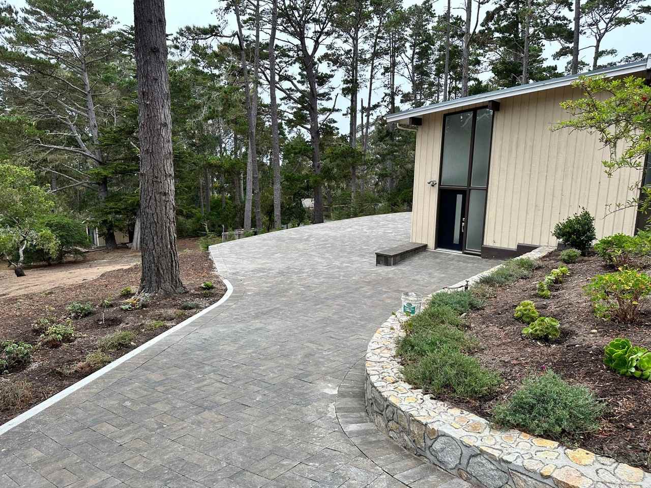 185 Upper Walden Rd - Photo 2 of 25