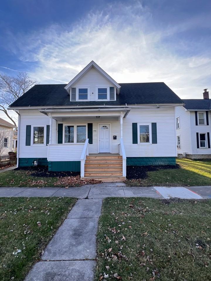516 E 2nd St - Photo 2 of 13