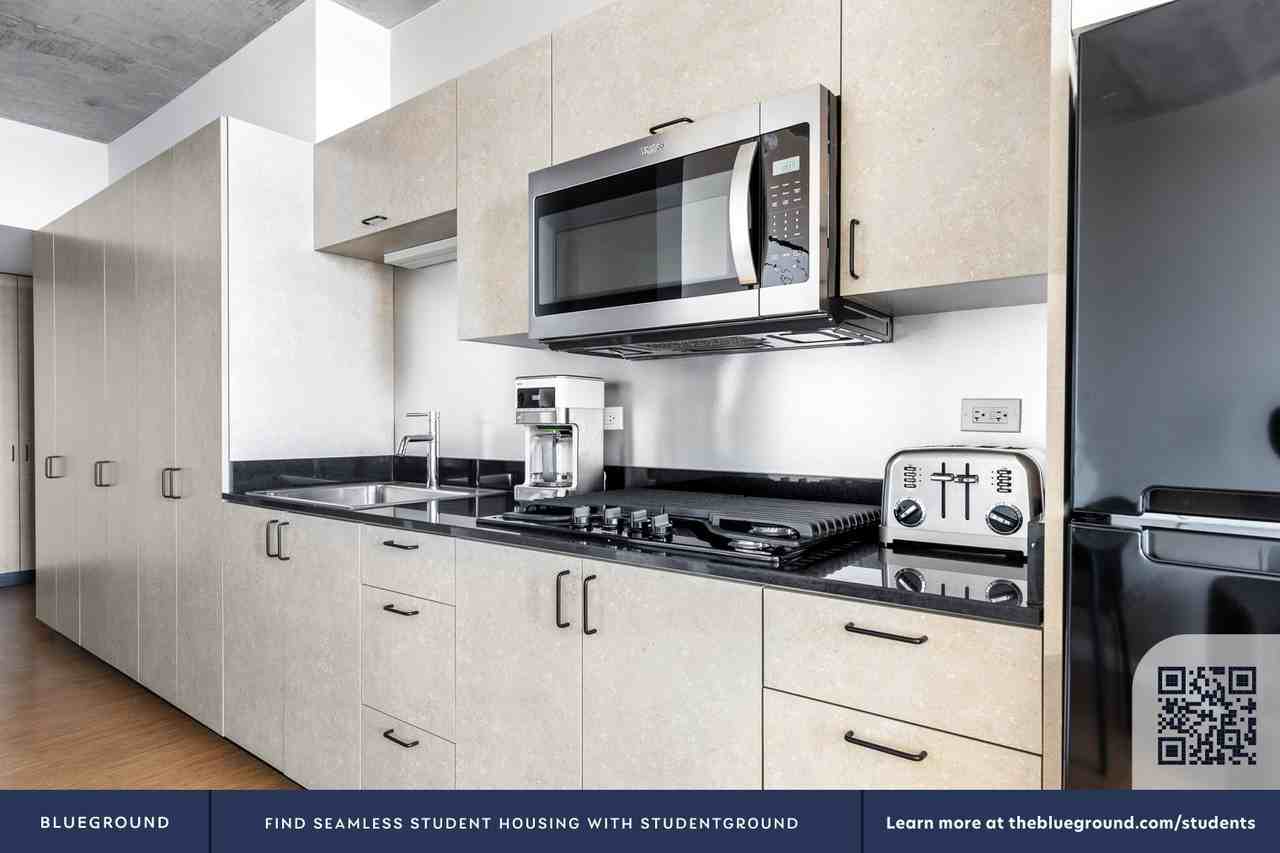 1515 N Fremont St #316 - Photo 7 of 30