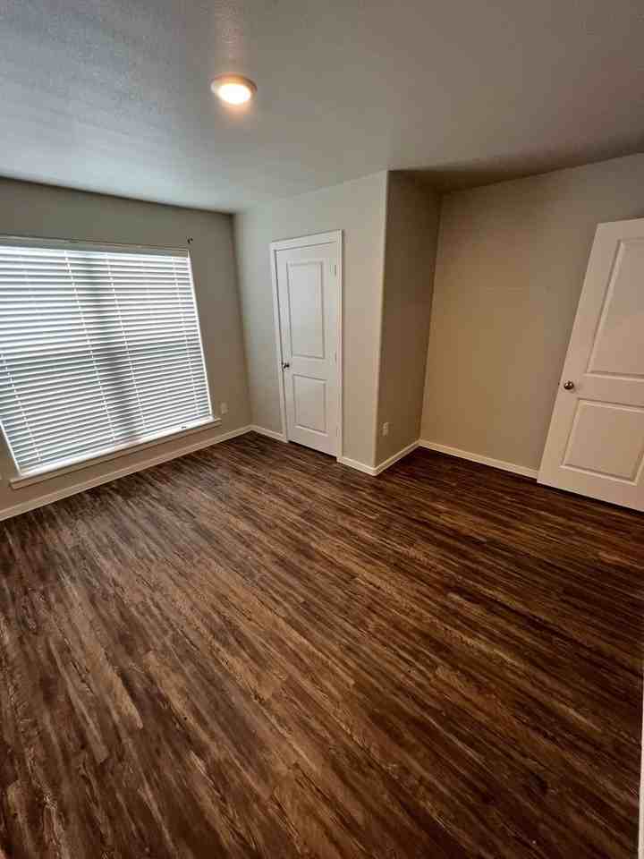 2113 Langford Ave - Photo 6 of 18