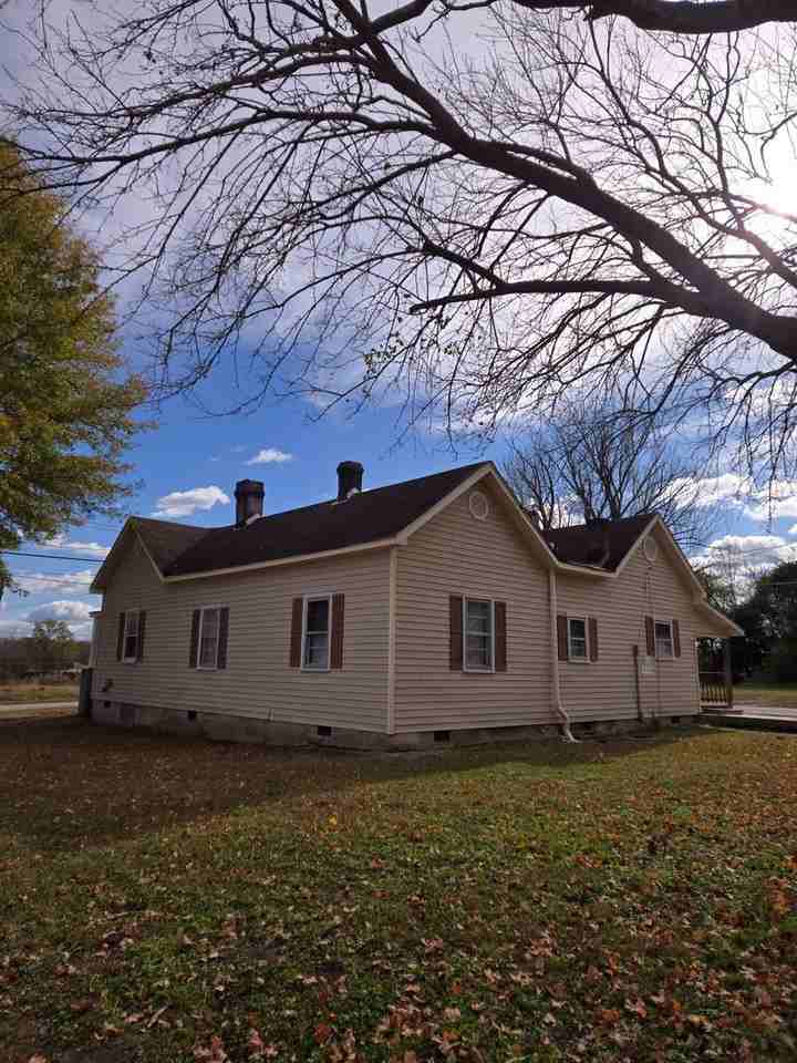 1401 Old Norlina Rd - Photo 4 of 32