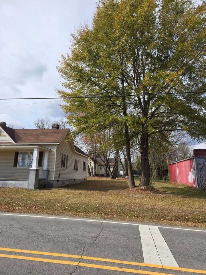 1401 Old Norlina Rd - Photo 6 of 32