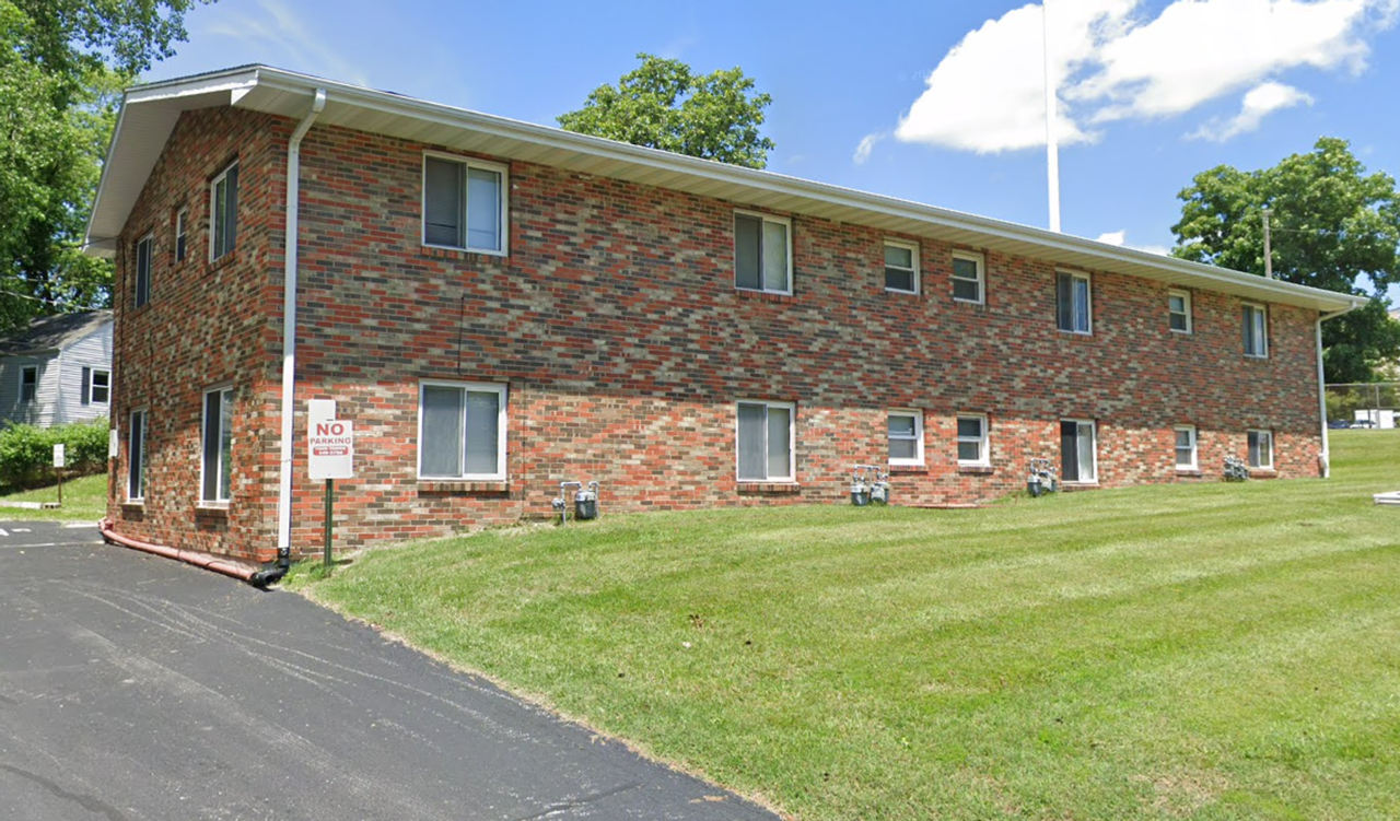 911 Ashland Rd - Photo 2 of 9