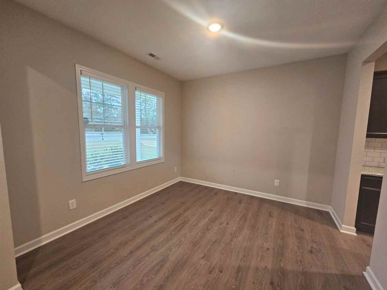 338 E David Parnell St - Photo 3 of 18