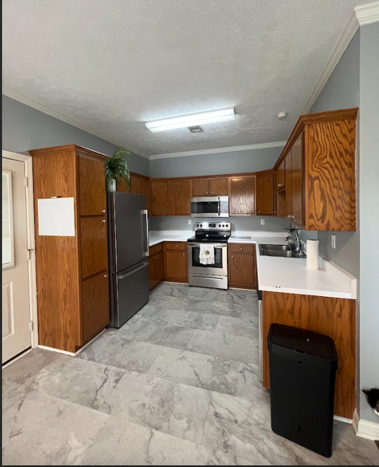 118 Tomlinson Dr - Photo 4 of 15