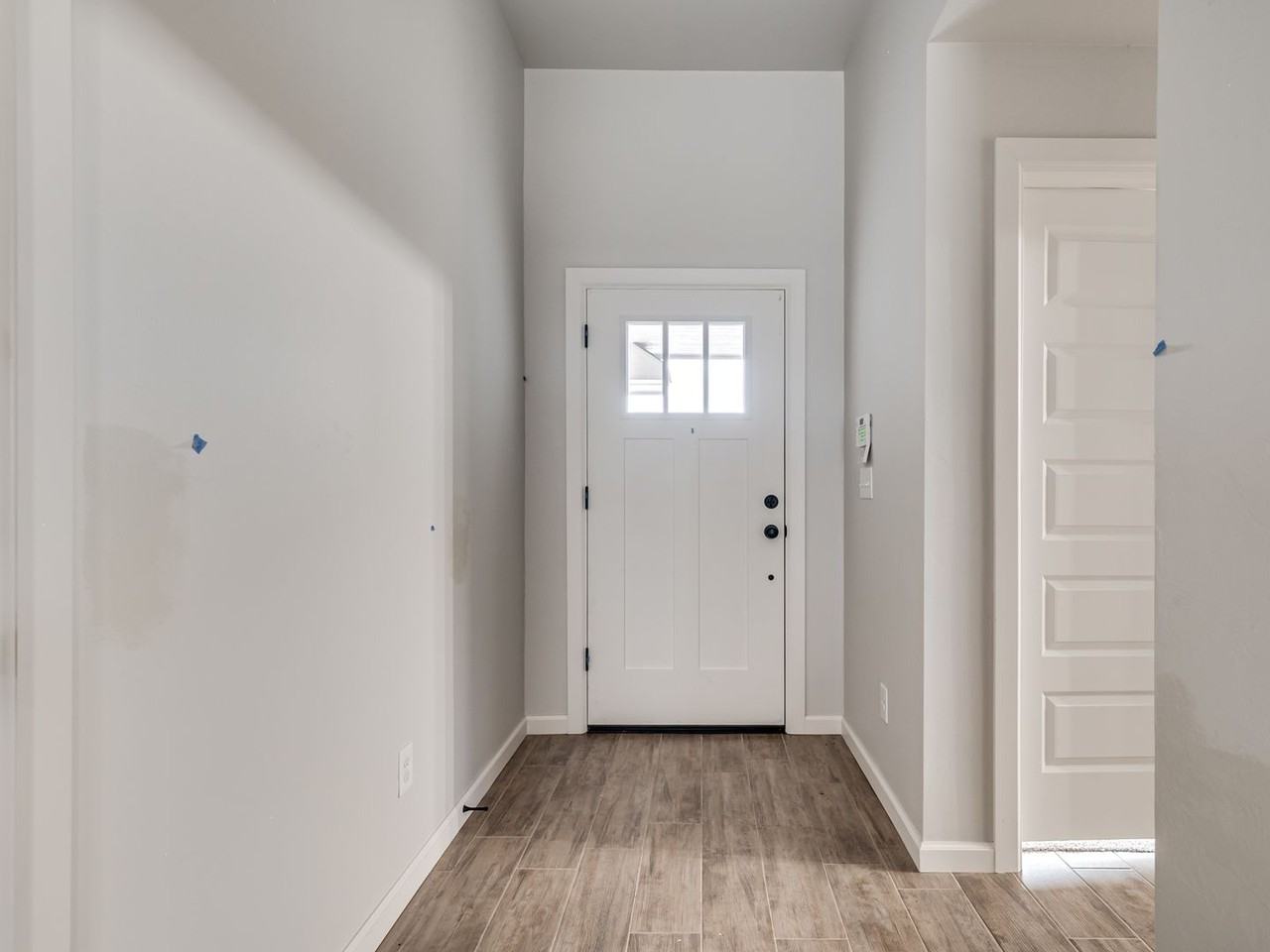 2912 Se 23rd Cir - Photo 2 of 27